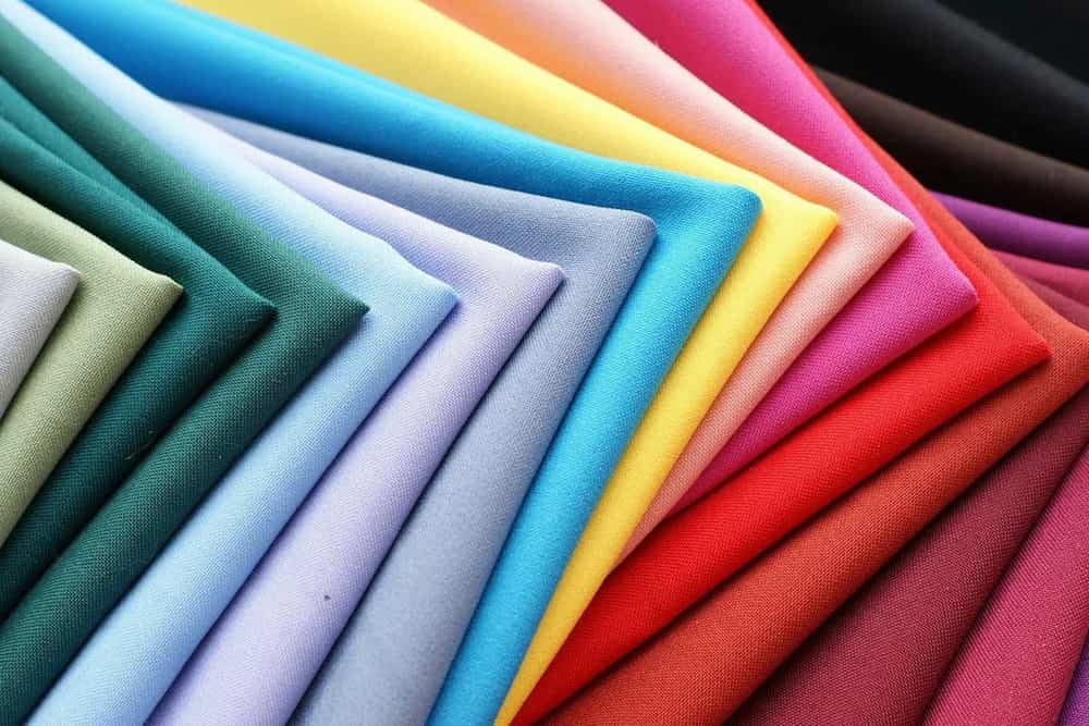 فرق پارچه نخی و پلاستیکی در چیست؟  بررسی ترکیب دو پارچه