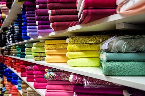آشنایی با انواع پارچه و ویژگی‌های آن‌ها