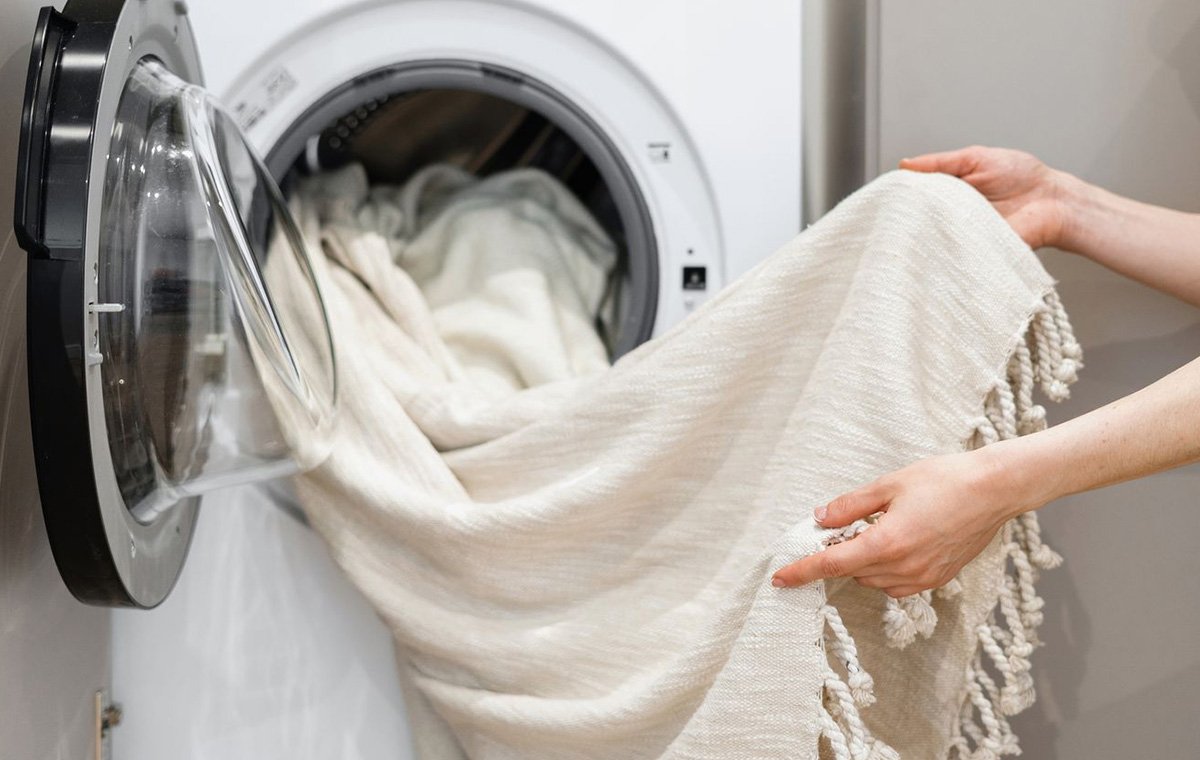 کدام پارچه ها را می توان در ماشین لباسشویی شست؟